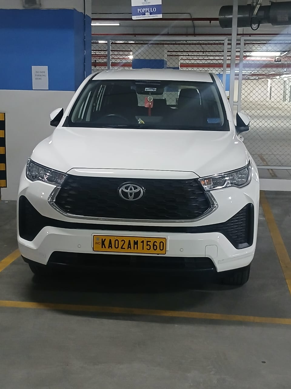 Toyota Innova Hycross taxi front view